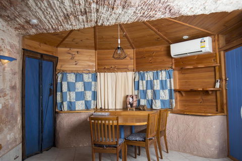 Ali\'s Underground Studio - Accommodation Kalgoorlie 6