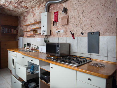 Ali\'s Underground Studio - Accommodation Kalgoorlie 4