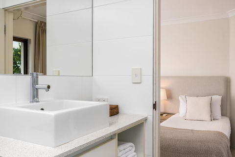 Bayview Beachfront Apartments, In Town Right On The Beach - Accommodation Kalgoorlie 31