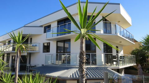 Bayview Beachfront Apartments, In Town Right On The Beach - Accommodation Kalgoorlie 14