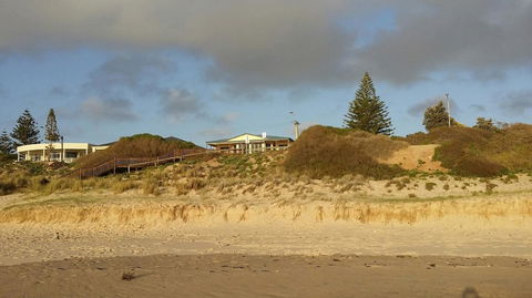 Beachside Escape On The Esplanade - Accommodation Kalgoorlie 3