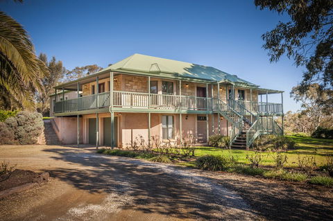 Angaston Saleyards Luxury Accommodation - Accommodation Kalgoorlie 0