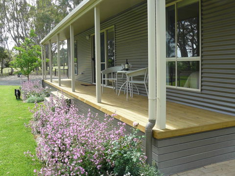 Camawald Coonawarra Cottage B&B - Accommodation Kalgoorlie 2
