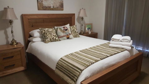Jacaranda Homestay - Accommodation Kalgoorlie 8