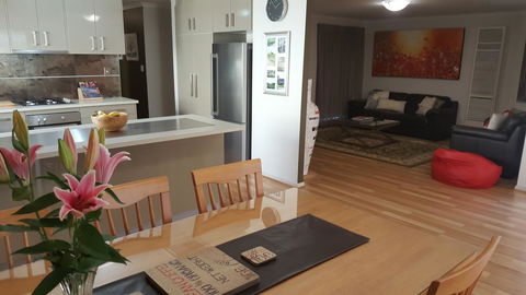 Jacaranda Homestay - Accommodation Kalgoorlie 3