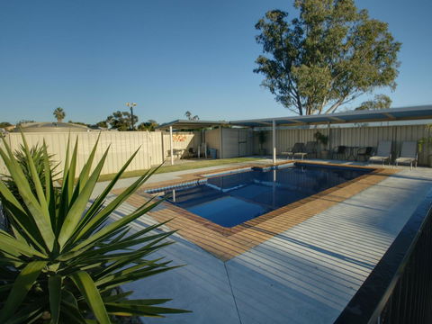 DBJ Holiday Units - Accommodation Kalgoorlie 2