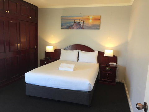 Hilton Beachfront Motel - Accommodation Kalgoorlie 8