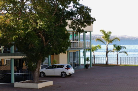 Hilton Beachfront Motel - Accommodation Kalgoorlie 42