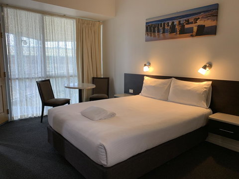 Hilton Beachfront Motel - Accommodation Kalgoorlie 1