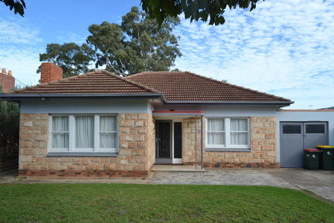 Prospect Holiday House - Accommodation Kalgoorlie 0
