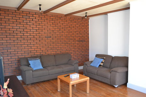 Prospect Holiday House - Accommodation Kalgoorlie 4