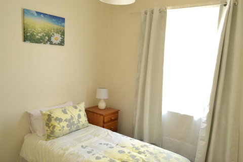 Prospect Holiday House - Accommodation Kalgoorlie 2