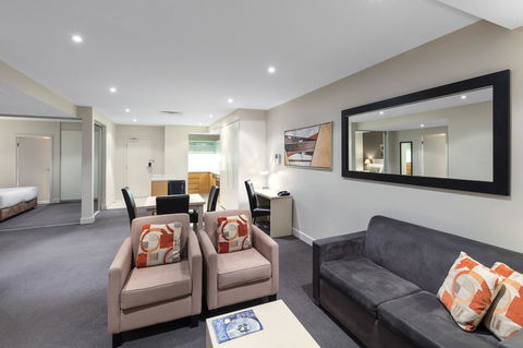 Apartments @ 16 Holdfast - Accommodation Kalgoorlie 8
