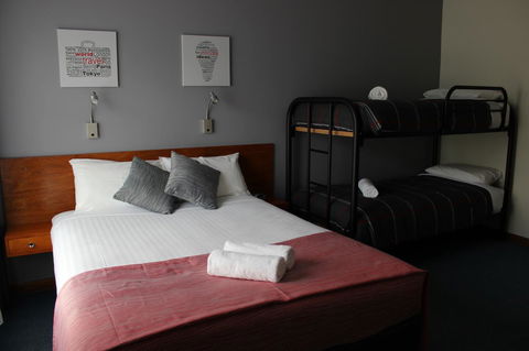 105 On The Park - Accommodation Kalgoorlie 4