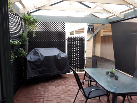Townhouse On The Marina - Accommodation Kalgoorlie 5