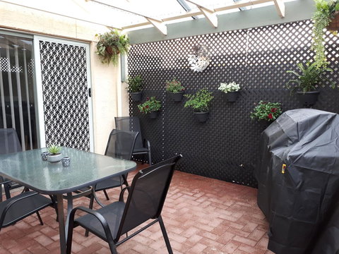 Townhouse On The Marina - Accommodation Kalgoorlie 4