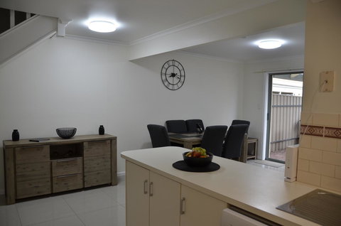 Townhouse On The Marina - Accommodation Kalgoorlie 19