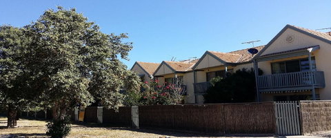 Townhouse On The Marina - Accommodation Kalgoorlie 0