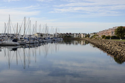 Townhouse On The Marina - Accommodation Kalgoorlie 7