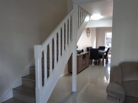 Townhouse On The Marina - Accommodation Kalgoorlie 3