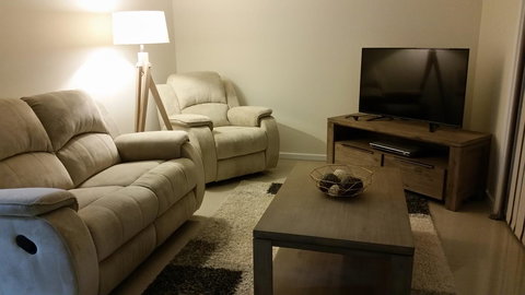 Townhouse On The Marina - Accommodation Kalgoorlie 1