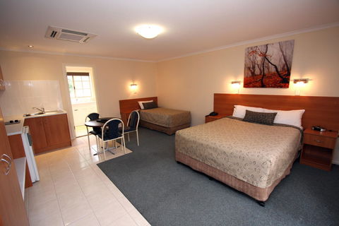 Clare Central - Accommodation Kalgoorlie 18