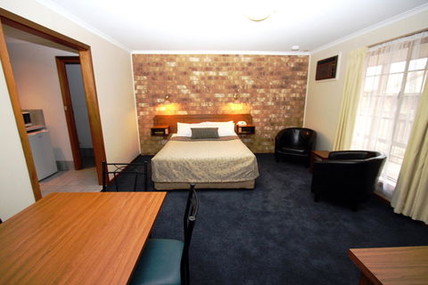 Clare Central - Accommodation Kalgoorlie 17