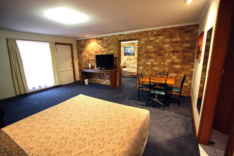 Clare Central - Accommodation Kalgoorlie 15