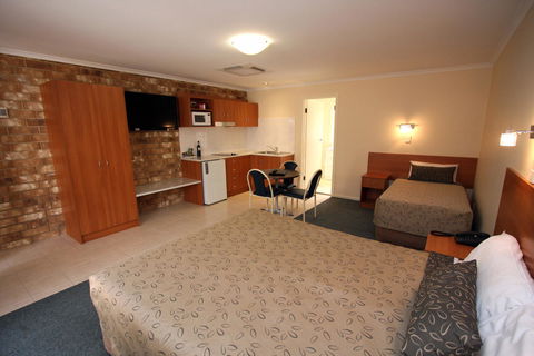 Clare Central - Accommodation Kalgoorlie 19
