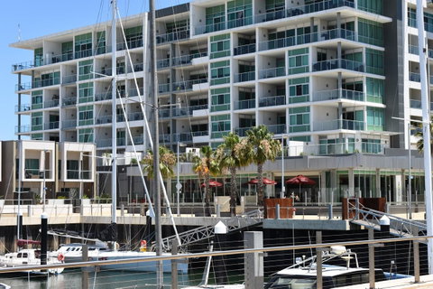 Breakwater Apartment - Accommodation Kalgoorlie 0