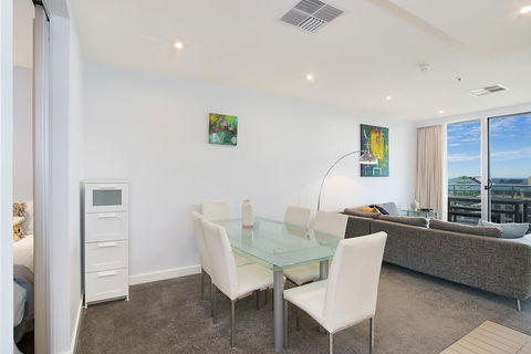 Beachside Luxury & Comfort, Ocean Views In Glenelg - Accommodation Kalgoorlie 11
