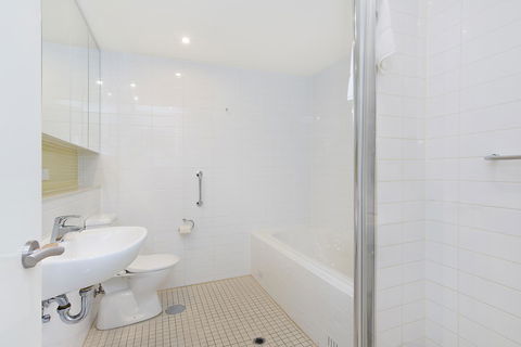 Beachside Luxury & Comfort, Ocean Views In Glenelg - Accommodation Kalgoorlie 19