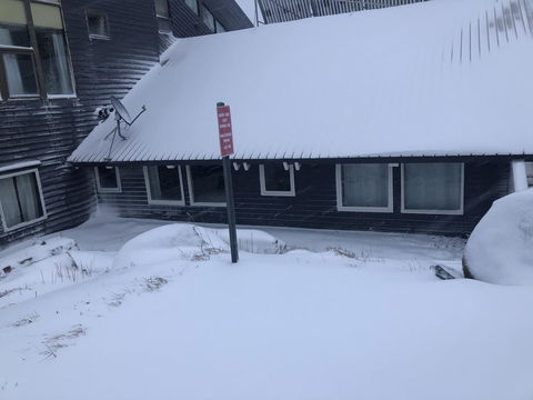 Snowy Gums Chalet - Accommodation Kalgoorlie 2
