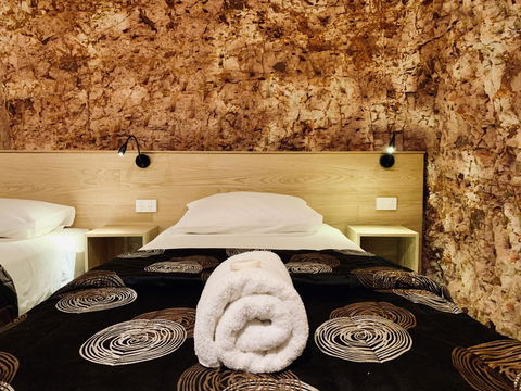 The Lookout Cave Underground Motel - Accommodation Kalgoorlie 2