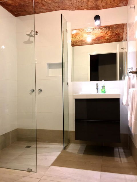 The Lookout Cave Underground Motel - Accommodation Kalgoorlie 11