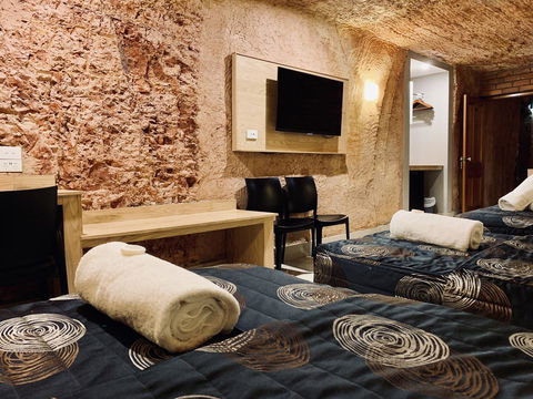 The Lookout Cave Underground Motel - Accommodation Kalgoorlie 3