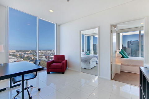 Light And Spacious, Stunning Views Of Adelaide - Accommodation Kalgoorlie 7