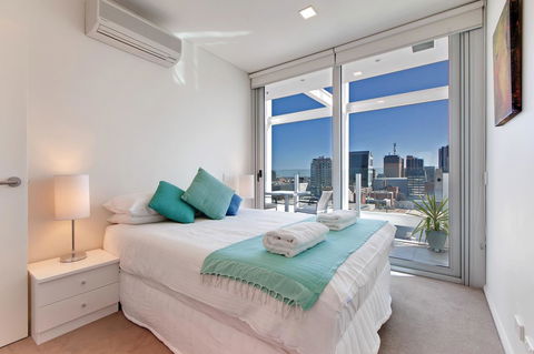 Light And Spacious, Stunning Views Of Adelaide - Accommodation Kalgoorlie 5