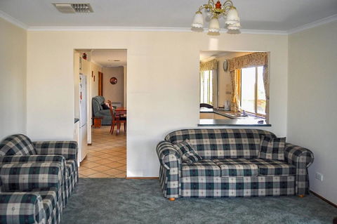 Baywatch - Accommodation Kalgoorlie 5