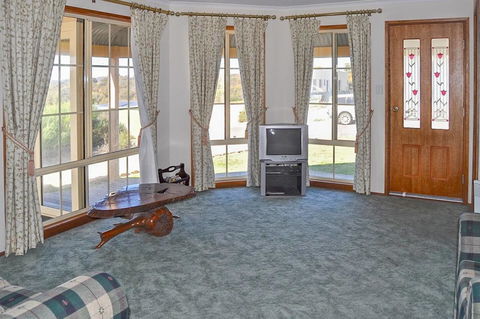 Baywatch - Accommodation Kalgoorlie 2