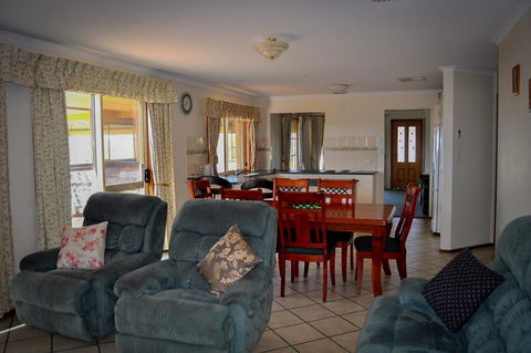 Baywatch - Accommodation Kalgoorlie 15