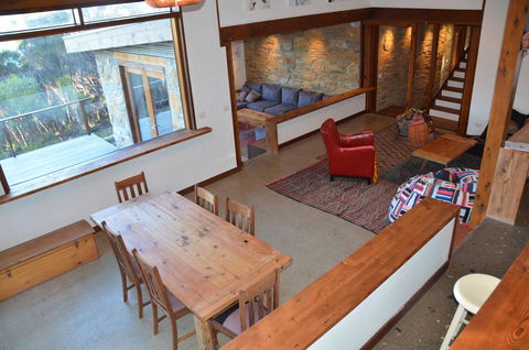 Of Stone & Wood Guesthouse - Accommodation Kalgoorlie 6