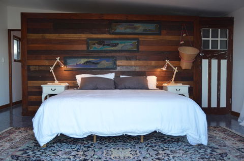 Of Stone & Wood Guesthouse - Accommodation Kalgoorlie 11