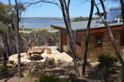 Of Stone & Wood Guesthouse - Accommodation Kalgoorlie 25