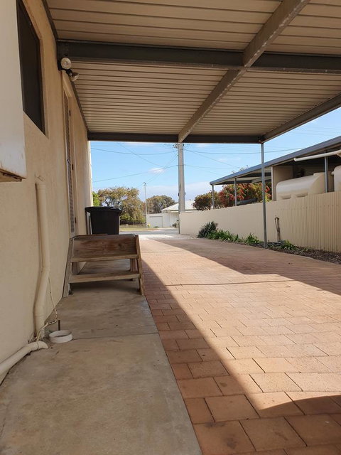 Super Central Location - Accommodation Kalgoorlie 10
