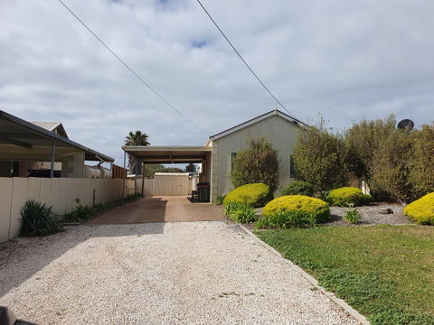 Super Central Location - Accommodation Kalgoorlie 4