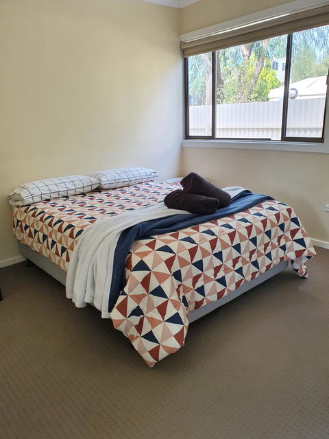 Super Central Location - Accommodation Kalgoorlie 7