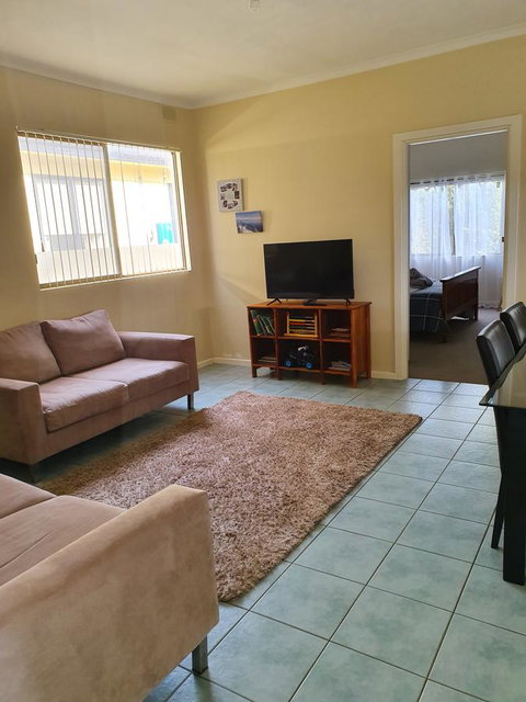Super Central Location - Accommodation Kalgoorlie 3