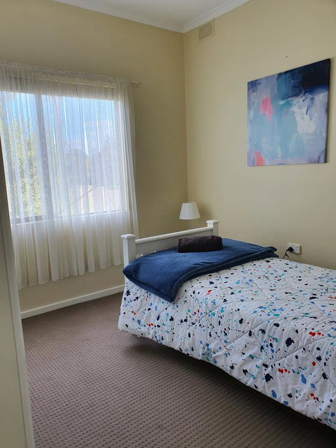 Super Central Location - Accommodation Kalgoorlie 9