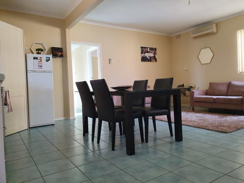 Super Central Location - Accommodation Kalgoorlie 6
